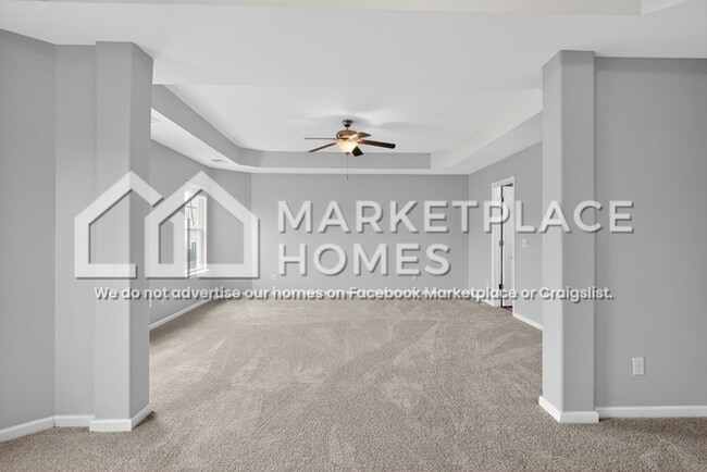 Building Photo - 10 Amber Dr