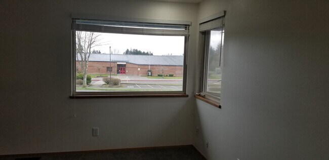 Large southern exposure - 10615 Hillsboro Dr NW