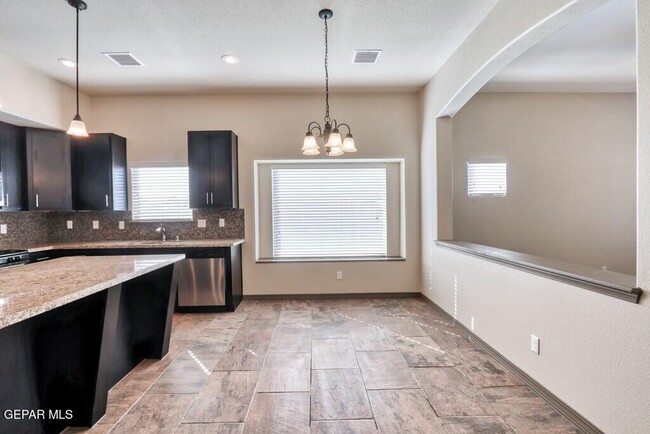 Building Photo - 3852 Loma Cortez Dr