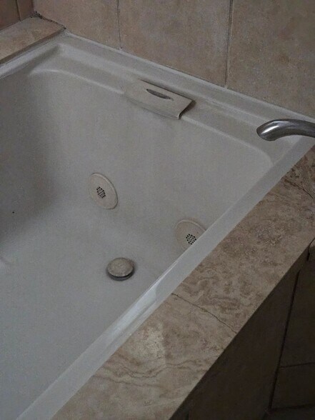 Building Photo - 670 Sandy Neck Ln