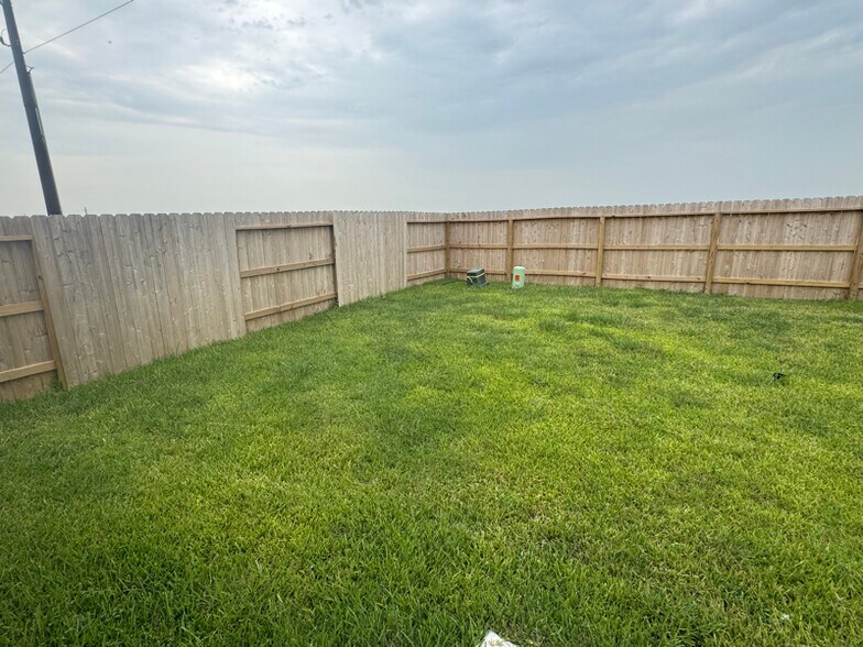 Building Photo - 5923 Standpiper Lp