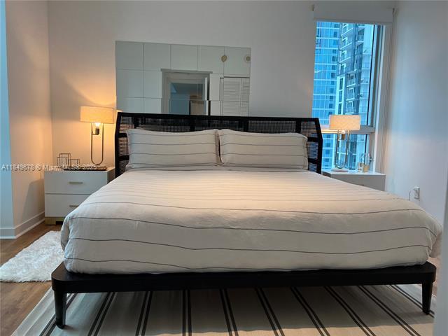 Building Photo - 300 S Biscayne Blvd