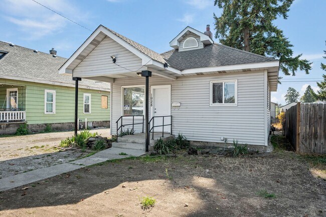 Building Photo - Northeast Spokane Home - Completely Remode...