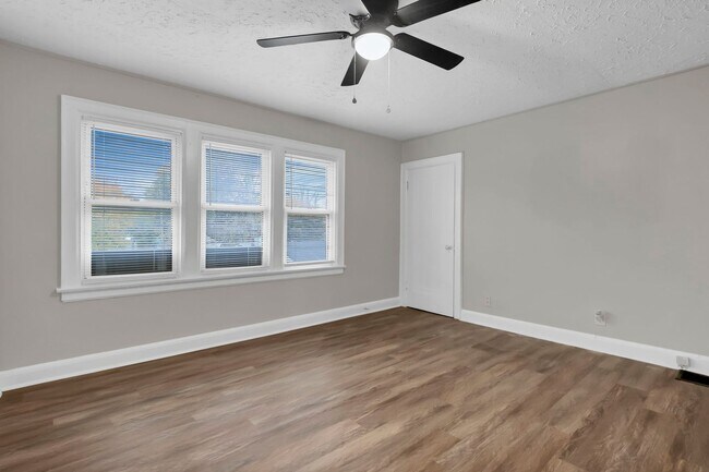 Building Photo - 1038-1040 Forest St