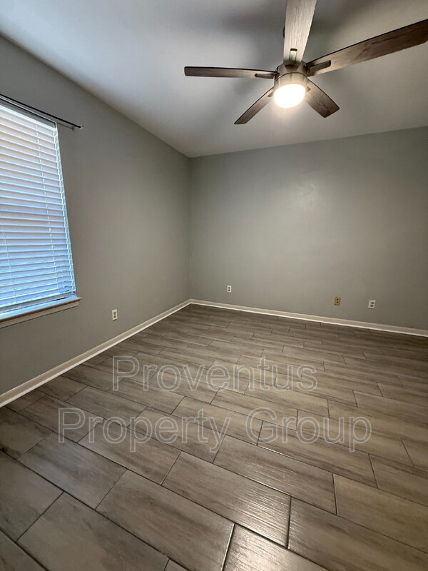 Building Photo - 1330 Pinnacle Dr