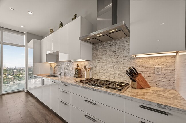 Building Photo - 4521 San Felipe St