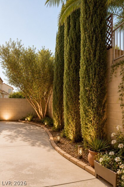 Building Photo - 1417 Country Hollow Dr
