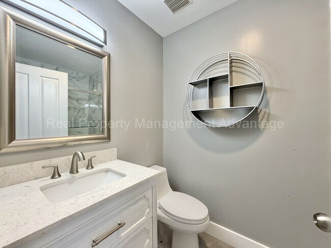 Building Photo - Rare and Modern Downtown Southfield Condo with 3 Beds, 2.5 Baths + 2-Car Garage
