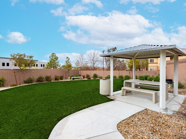 Building Photo - 960 Nero Ave