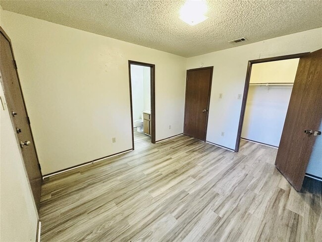 Building Photo - 12213 Dundee Dr