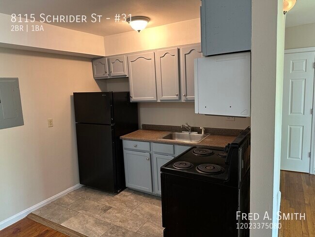 Building Photo - 8115 Schrider St