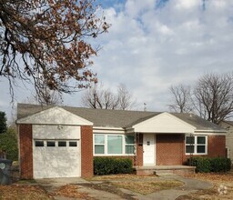 Building Photo - 4031 E 27th St