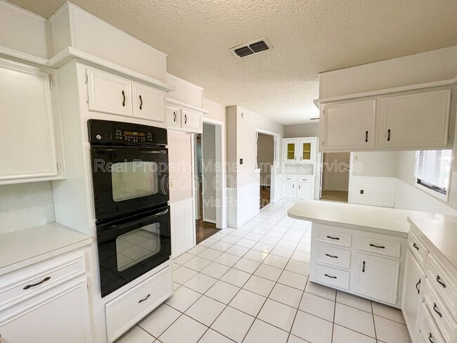 Building Photo - 4424 76th St