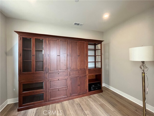 Building Photo - 16559 Pathfinder Ave