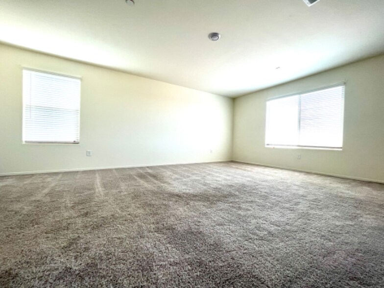 Building Photo - 11010 S Silver Fern Dr