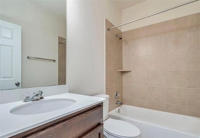 Building Photo - 104 Beech Creek Ln