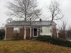 Building Photo - NO DEPOSIT option available for qualified renters with Obligo.