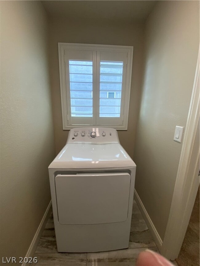 Building Photo - 6357 Luna Rosa Ave