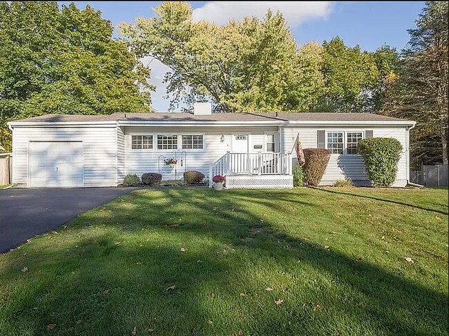 Building Photo - 6 Apple Tree Ln