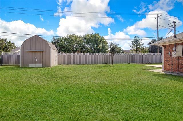 Building Photo - 5803 Lakeway Ct
