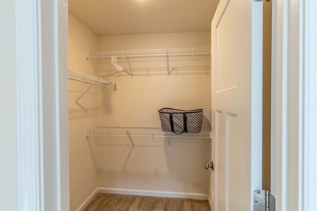 Building Photo - 3430 Montague St