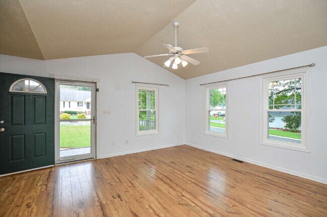 Building Photo - 2-Bedroom, 1-Bath Home in Fort Mill | $1,995 per Month