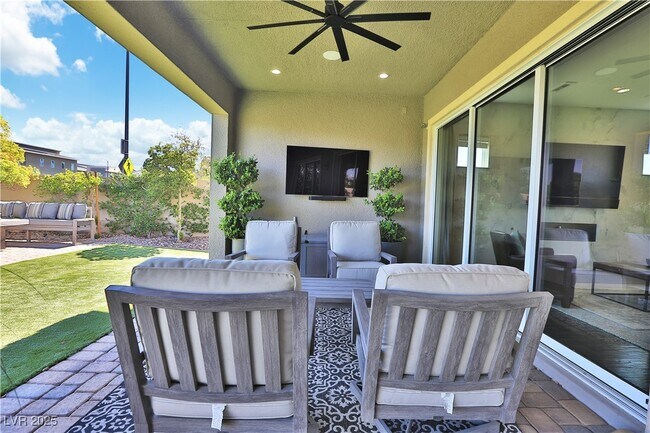 Building Photo - 2586 Hazelburn Dr