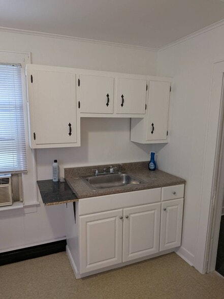 Building Photo - 42 Quaid Ave