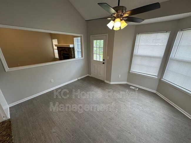 Building Photo - 1400 Cypress Dr