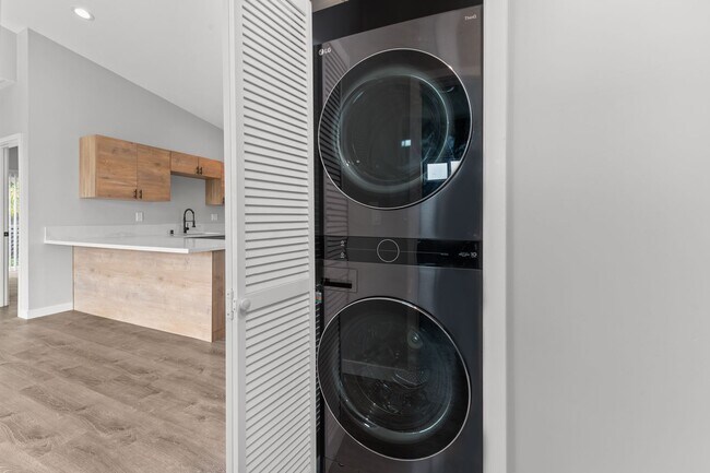 Building Photo - Overlooks SDSU!