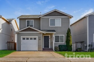 Building Photo - 4981 Bowwood Cir NE