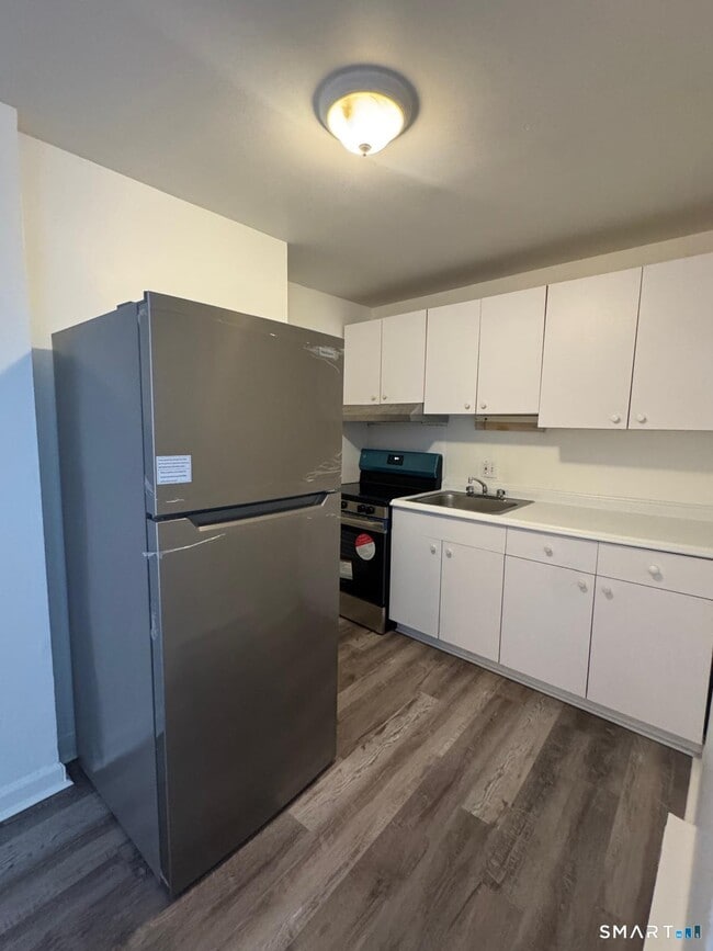 Building Photo - 832 Atlantic St