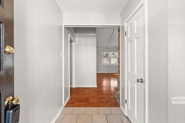 Building Photo - 1708 War Eagle Dr