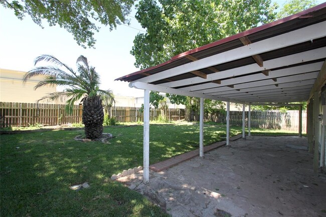 Building Photo - 4311 Aspenglen Dr