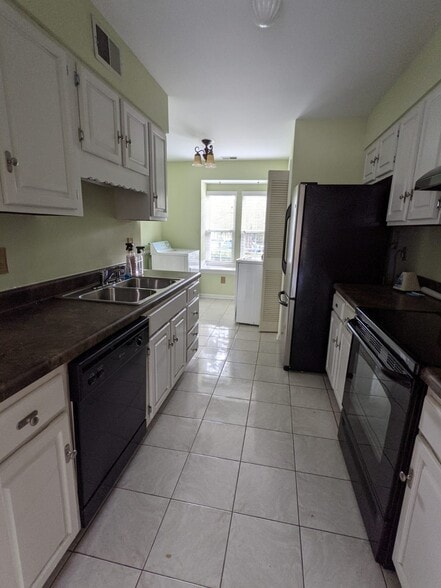 Kitchen - 2719 New Hamlin Way