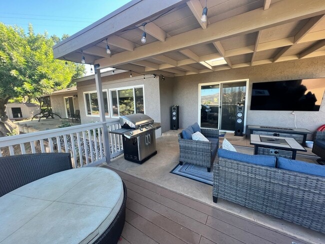 Building Photo - GORGEOUS 3/2.5 Bath Remodeled Home with Stunning Views in Alpine