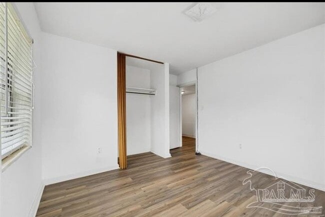 Building Photo - 5519 Mayfair Dr