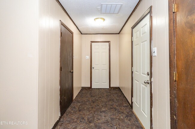 Building Photo - 1817 Sedgewick Dr