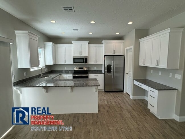Building Photo - Brand New - River Trail Townhome