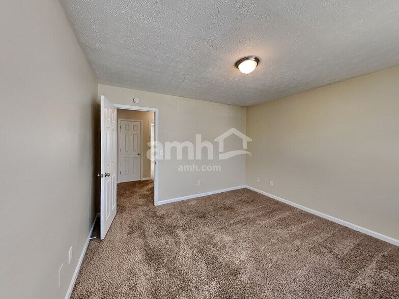 Building Photo - 230 Overlook Dr