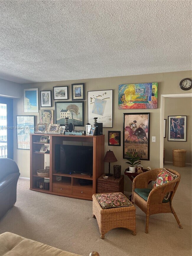 Building Photo - 3800 Galt Ocean Dr