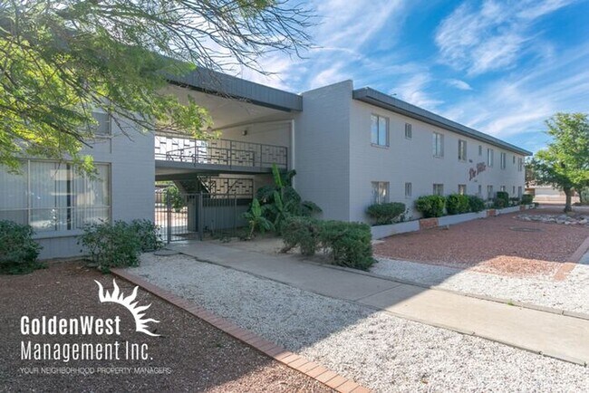 Primary Photo - 1Bdm 1Ba Apartment in the Gated Deville Ap...