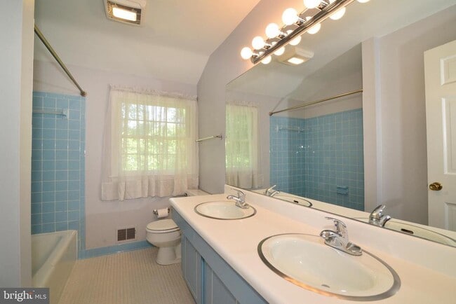 Building Photo - 1317 Forestwood Dr