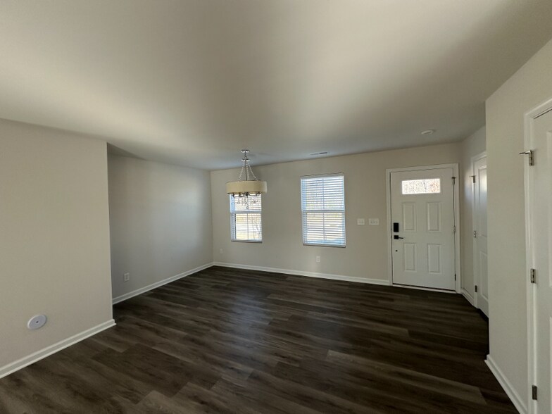 Building Photo - 80 Hunting Wood Dr