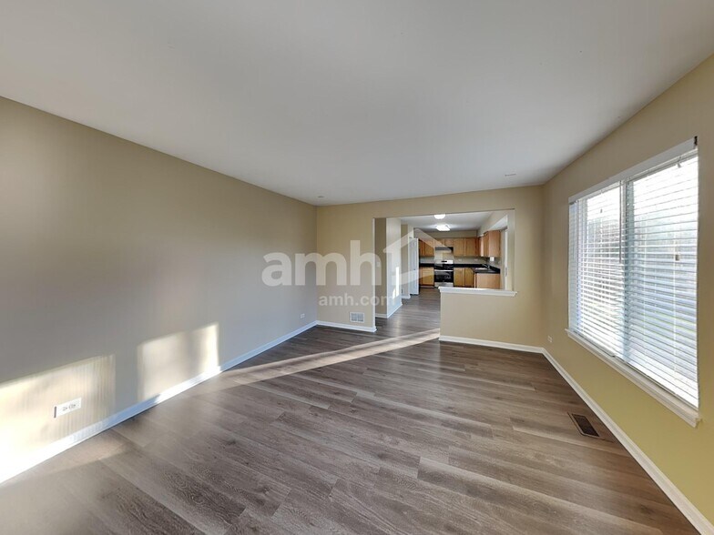 Building Photo - 2925 Shetland Ln