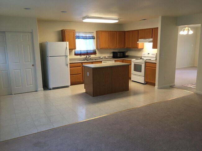 Building Photo - 2644 Sunray Dr