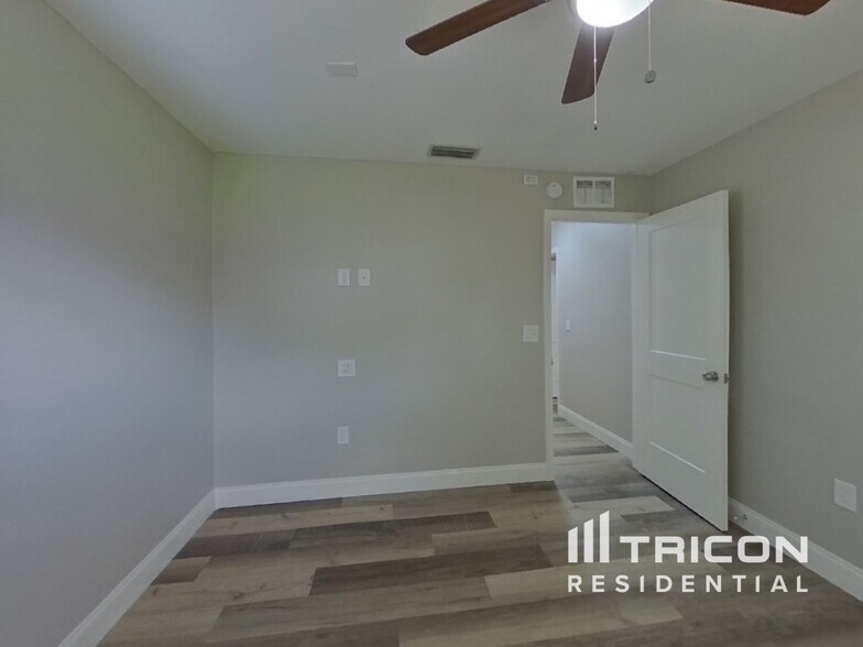 Building Photo - 1535 Bay Hill Cir