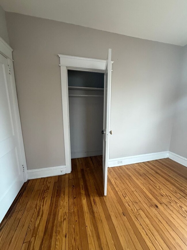 Building Photo - 1010 Chestnut St