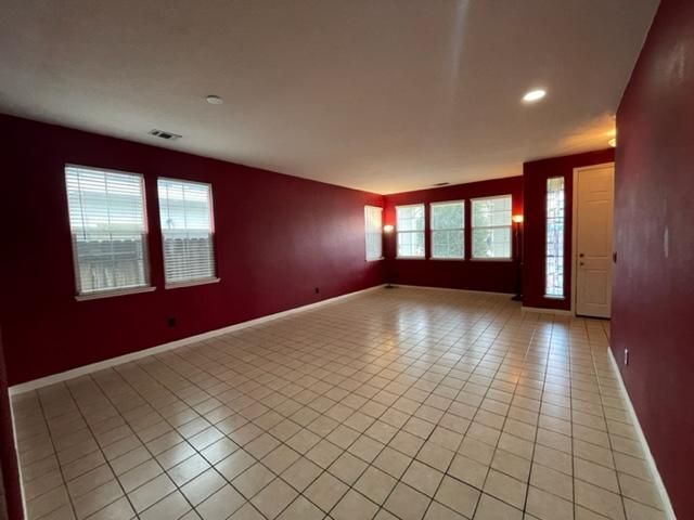 Building Photo - 1322 Yosemite Cir