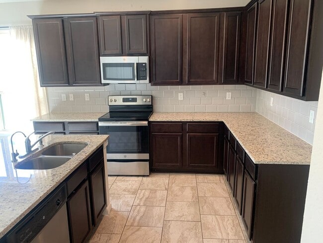 Building Photo - *COMING SOON* Comfort & Convenience – 2-Story Home with Fenced Backyard!